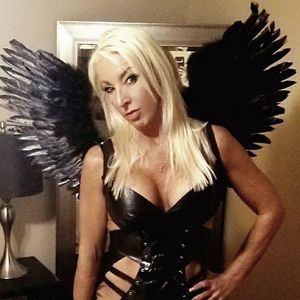 Meet your Posher, Joan